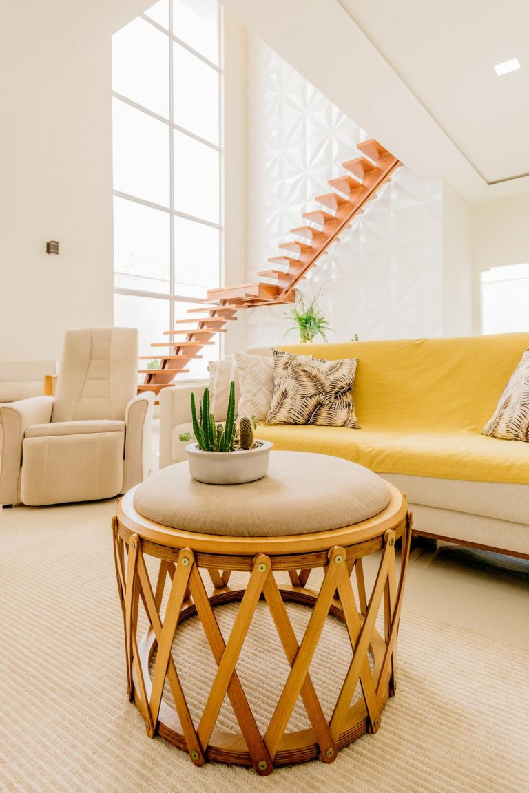 vertical-shot-modern-table-nice-living-room